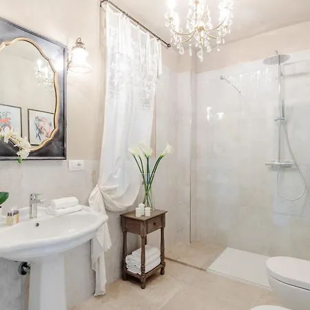 Regina, 4 Bedrooms And A Luxury Style