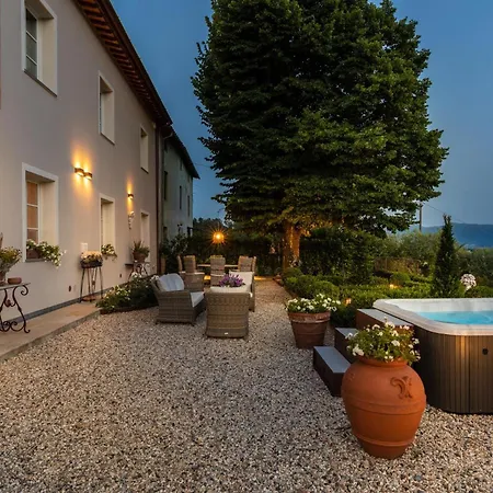 Villa Regina, 4 Bedrooms And A Luxury Style Cappella