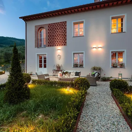 Villa Regina, 4 Bedrooms And A Luxury Style Cappella