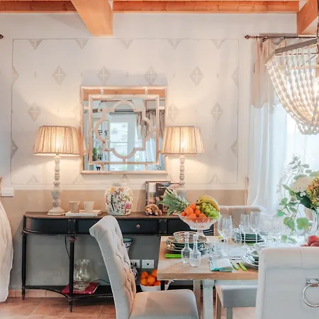 Regina, 4 Bedrooms And A Luxury Style Villa