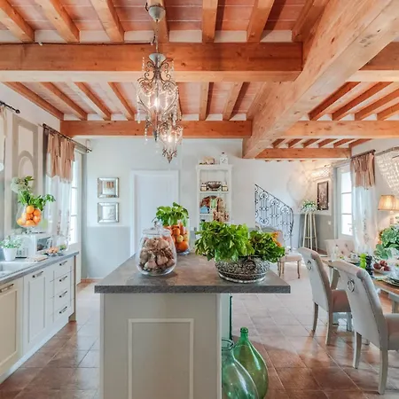Regina, 4 Bedrooms And A Luxury Style * Cappella