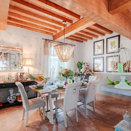 Regina, 4 Bedrooms And A Luxury Style Villa