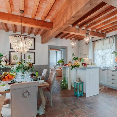 Villa Regina, 4 Bedrooms And A Luxury Style