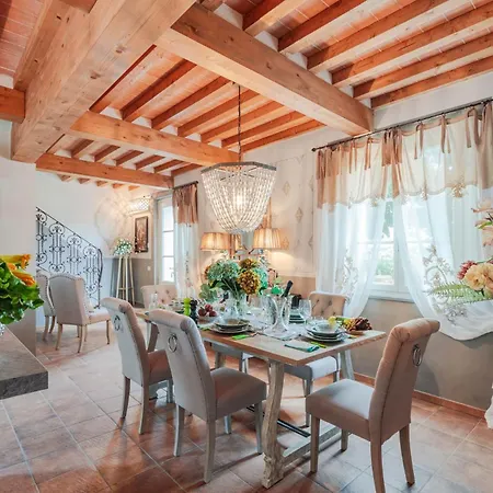 Villa Regina, 4 Bedrooms And A Luxury Style